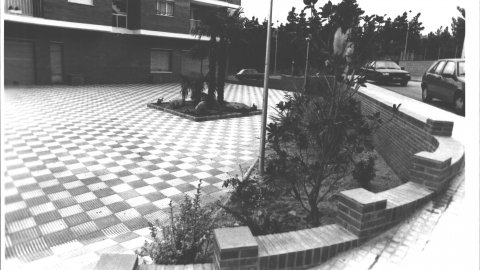 Plaça de Baix Montseny, de Sant Cebrià de Vallalta. 1992. Foto: Saül Gordillo (El Punt)