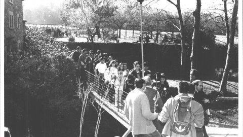 Arribada del Pare Pelegrí de Tossa de Mar. 1993. Foto: Saül Gordillo (El Punt)