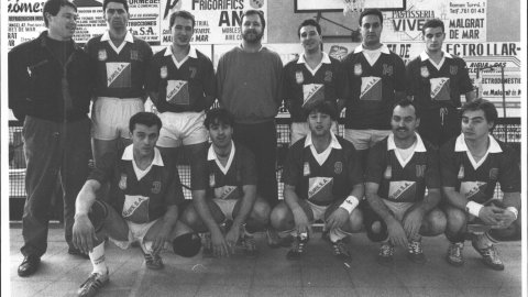 Equip d'handbol de Malgrat de Mar. Malgrat de Mar. 1991. Foto: Saül Gordillo (El Punt)