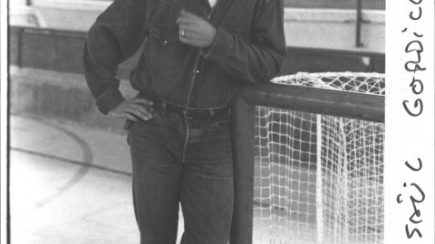 Eduard Tresserras, entrenador del primer equip del Centre d'Esports Arenys de Munt Hoquei Patins. 1990. Foto: Saül Gordillo (El Punt)
