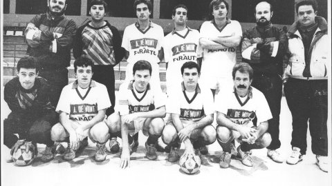 Equip de futbol sala d'Arenys de Munt. 1990. Foto: Saül Gordillo (El Punt)
