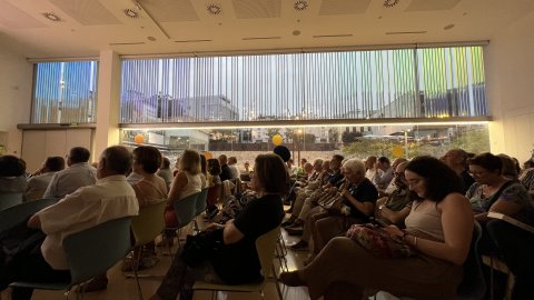 Presentació del llibre d’articles de Manuel Cuyàs ‘El Mataró de Cuyàs’ a Mataró Connecta, amb Joan Salicrú, Àngel Madrià, David Bote, Neus Pinart i Joan Catà. Mataró. 7 d’octubre de 2023