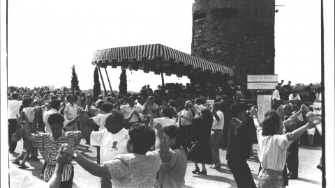 Aplec de la Sardana al Castell de Malgrat de Mar. 1991. Foto: Saül Gordillo (El Punt)
