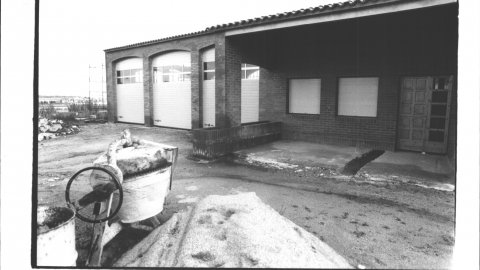 Nou parc de bombers de Malgrat de Mar en construcció. 1992. Foto: Saül Gordillo (El Punt)