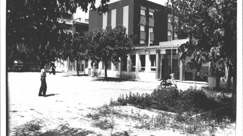 Caserna de la Guàrdia Civil a Malgrat de Mar. 1992. Foto: Saül Gordillo (El Punt)