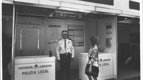 Dia del patró dels policies locals. Lloret de Mar. 1990. Foto: Saül Gordillo (El Punt)