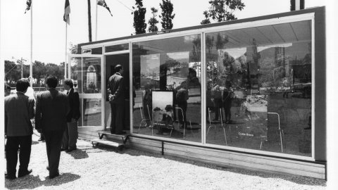 Oficina d'atenció al turista. Santa Susanna. 1991. Foto: Saül Gordillo (El Punt)