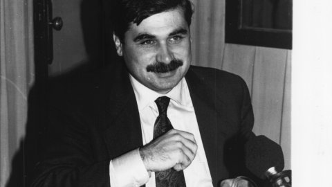 Ramon Camp (CiU), president del Consell Comarcal del Maresme. Ràdio Arenys. Arenys de Mar. 1991. Foto: Saül Gordillo (El Punt)
