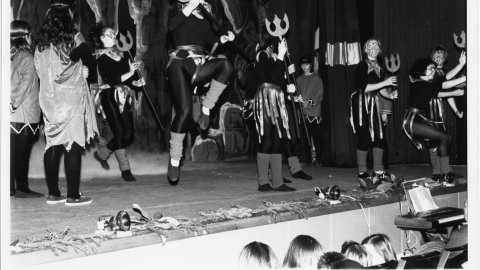 Pastorets de Pineda de Mar al Centre Cultural i Recreatiu. 1990. Foto: Saül Gordillo (El Punt)