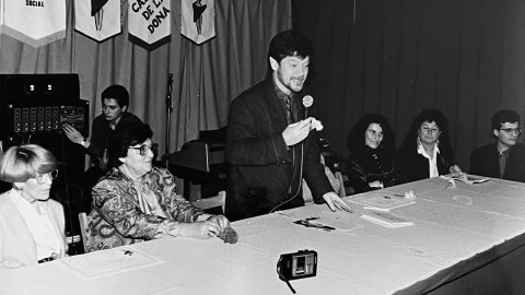 L'alcalde de Pineda de Mar, Josep Lluís Fillat (PSC), a l'entrega dels premis del concurs literari Sara Llorens. 1990-1991. Foto: Saül Gordillo (El Punt)