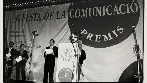 Premi Tasis-Torrent de premsa local i comarcal concedit per la Diputació de Barcelona el 28 de gener de 1994 a la revista d'informació de l'Alt Maresme Repòrter. 28 de gener de 1994. Foto: Saül Gordillo
