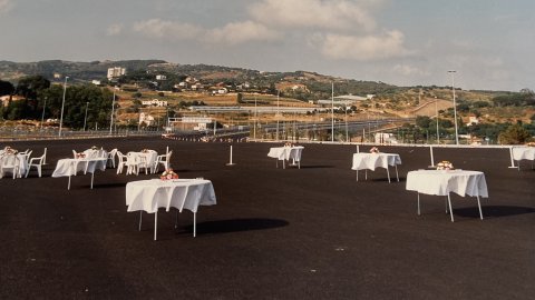 Inauguració de la prolongació de l'autopista del Maresme entre Mataró i Palafolls, al peatge d'Arenys de Mar, amb el ministre d'Obres Públiques, Josep Borrell, i el conseller de Política Territorial, Josep Maria Cullell, el president de la concessionària Acesa i l'alcalde d'Arenys de Mar, Ignasi Moreno. Revista Repòrter de l'Alt Maresme. Anys 90. Foto: Saül Gordillo (Repòrter)