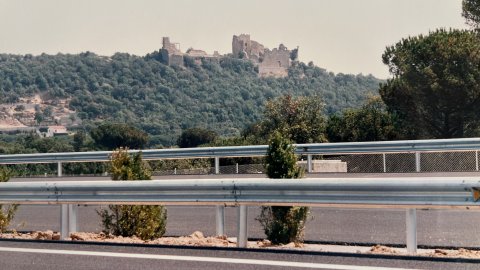 Inauguració de la prolongació de l'autopista del Maresme entre Mataró i Palafolls, al peatge d'Arenys de Mar, amb el ministre d'Obres Públiques, Josep Borrell, i el conseller de Política Territorial, Josep Maria Cullell, el president de la concessionària Acesa i l'alcalde d'Arenys de Mar, Ignasi Moreno. Revista Repòrter de l'Alt Maresme. Anys 90. Foto: Saül Gordillo (Repòrter)