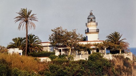 Far de Calella. Revista Repòrter de l'Alt Maresme. Anys 90. Foto: Saül Gordillo (Repòrter)