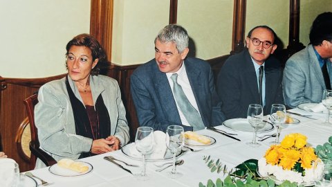 El president del PSC i cap de l'oposició al Parlament, Pasqual Maragall, es reuneix amb empresaris hotelers de Calella en un dinar al restaurant El Hogar Gallego. Calella, 9 de novembre de 2000. Foto: Saül Gordillo (Repòrter)