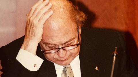 Roda de premsa que l'Associació Catalana de la Premsa Comarcal amb el president de la Generalitat, Jordi Pujol, acompanyat del conseller en cap, Artur Mas. Barcelona. 11 de juny de 2001. Foto: Saül Gordillo 