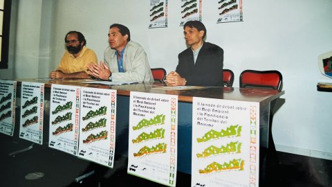 Jornada ecologista a l'antiga fàbrica Llobet Guri de Calella, amb Salvador Triadó, Josep Maria Juhé i Josep Jo. Foto: Saül Gordillo (Repòrter)