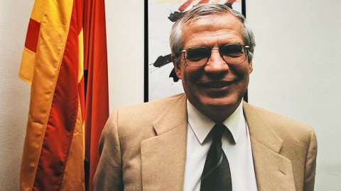 L'exministre socialista Josep Borrell, aspirant a candidat del PSOE a les eleccions generals. Mataró. Arenys de Mar. Novembre de 1997. Foto: Saül Gordillo (Repòrter)