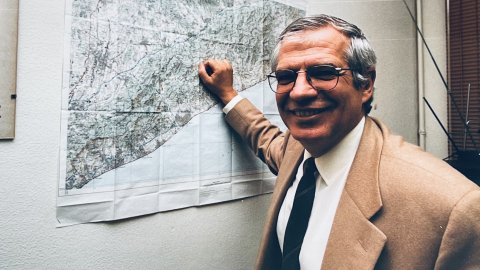 L'exministre socialista Josep Borrell, aspirant a candidat del PSOE a les eleccions generals. Mataró. Arenys de Mar. Novembre de 1997. Foto: Saül Gordillo (Repòrter)