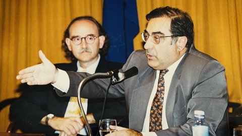 Joaquim Nadal, cap de l'oposició al Parlament de Catalunya i exalcalde de Girona, a l'acte del PSC de Calella, al Casal l'Amistat, amb el regidor Joan Torrent. 13 d'octubre de 1996. Foto: Saül Gordillo (Repòrter)