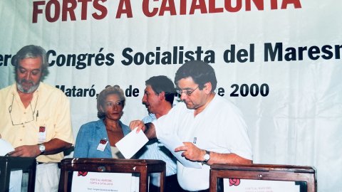 Santiago Fontbona, regidor d'Arenys de Mar del PSC. Congrés del PSC del Maresme. Mataró. 23 de setembre de 2000. Foto: Saül Gordillo (Repòrter)