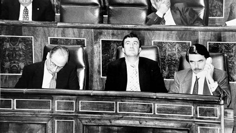 Sessió al Congrés dels Diputats. José María Aznar, Francisco Álvarez-Cascos i Rodrigo Rato. Madrid. Octubre de 1996. Foto: Saül Gordillo (El Punt)