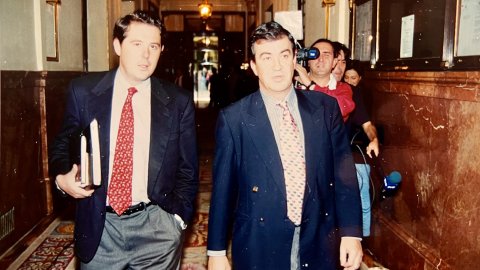 Sessió al Congrés dels Diputats. Francisco Álvarez-Cascos i José María Michavila. Madrid. Octubre de 1996. Foto: Saül Gordillo (El Punt)