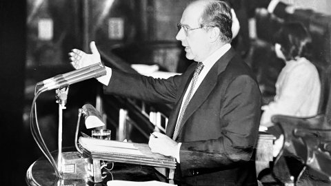 Sessió al Congrés dels Diputats. Rodrigo Rato. Madrid. Octubre de 1996. Foto: Saül Gordillo (El Punt)
