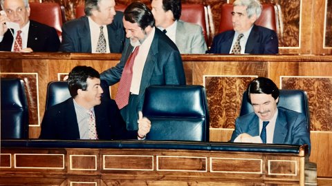 Sessió al Congrés dels Diputats. José María Aznar, Francisco Álvarez-Cascos i Jaime Mayor Oreja. Madrid. Octubre de 1996. Foto: Saül Gordillo (El Punt)