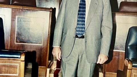 Sessió al Congrés dels Diputats. Josep Sànchez Llibre, diputat i portaveu adjunt de CiU al Congrés. Madrid. Octubre de 1996. Foto: Saül Gordillo (El Punt)