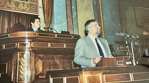 Sessió al Congrés dels Diputats. Josep Sànchez Llibre, diputat i portaveu adjunt de CiU al Congrés. Madrid. Octubre de 1996. Foto: Saül Gordillo (El Punt)