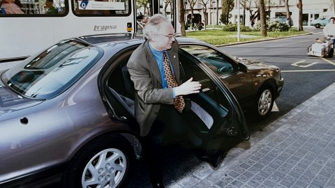 Manuel Mas i Estela, alcalde de Mataró i president de la Federació de Municipis de Catalunya, a la seu del PSC de Mataró i el Maresme, a la plaça de les Tereses. Data desconeguda. Mataró. Foto: Saül Gordillo (El Punt / Repòrter) 