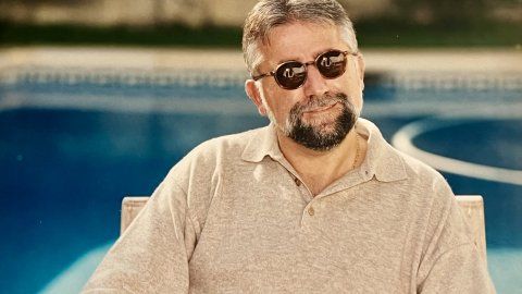 Josep Sánchez Llibre, diputat d'Unió Democràtica de Catalunya al Congrés dels Diputats, al seu domicili de Vilassar de Mar. Anys noranta. Foto: Saül Gordillo (El Punt / Repòrter)