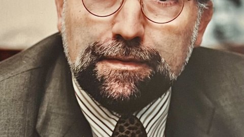Josep Sánchez Llibre, diputat d'Unió Democràtica de Catalunya al Congrés dels Diputats, al seu domicili de Vilassar de Mar. Anys noranta. Foto: Saül Gordillo (El Punt / Repòrter)