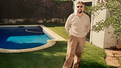 Josep Sánchez Llibre, diputat d'Unió Democràtica de Catalunya al Congrés dels Diputats, al seu domicili de Vilassar de Mar. Anys noranta. Foto: Saül Gordillo (El Punt / Repòrter)