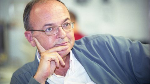 Manuel Cuyàs i Gibert, escriptor, periodista i director del diari El Punt al Maresme. Mataró. 1 d'octubre de 2001. Foto: Saül Gordillo 