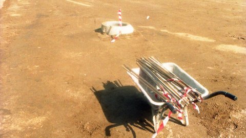 Terrenys del barri de Cirera, reservats per a la construcció de l'híper d'Alcampo, on es fan obres d'urbanització. Espai del futur Mataró Parc. Mataró. 6 de juny de 1996. Foto: Saül Gordillo (El Punt)