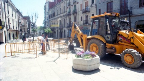 Obres a la Riera de Mataró. 6 de maig de 1996. Foto: Saül Gordillo (El Punt)