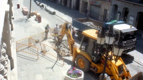 Obres a la Riera de Mataró. 6 de maig de 1996. Foto: Saül Gordillo (El Punt)