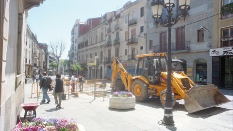 Obres a la Riera de Mataró. 6 de maig de 1996. Foto: Saül Gordillo (El Punt)