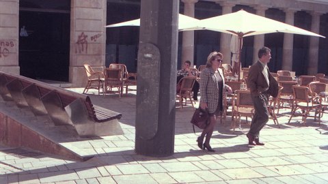 Plaça de la Peixateria de Mataró. 19 d'abril de 1996. Foto: Saül Gordillo (El Punt)