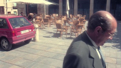 Plaça de la Peixateria de Mataró. 19 d'abril de 1996. Foto: Saül Gordillo (El Punt)