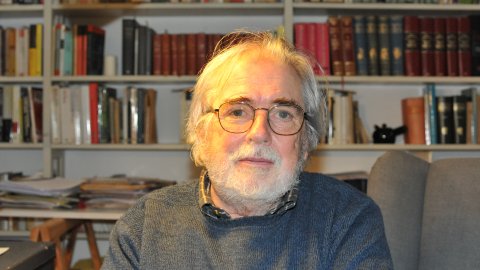 Agustí Pons i Mir (Barcelona, 1947). Periodista i escriptor. Cap de secció a la primera redacció de l'Avui. Avui 50 anys. Cabrera de Mar. 21 de gener de 2025