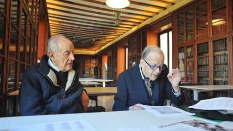 Josep Maria Macip i Gich (Barcelona, 1931) i Enric Cirici i Delgado (Barcelona, 1931). Comptepartícips de l'Avui. Macip va ser conseller delegat de la discogràfica Edigsa. Avui 50 anys. Ateneu Barcelonès. Barcelona. 3 de febrer de 2025