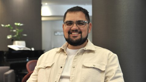 Matías S. Zavia. Divulgador d'IA i autor del podcast Monos estocásticos. El Punt Avui. IA per a tothom. 1 de maig de 2025