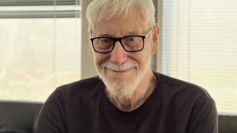 Josep Maria Mainat (La Trinca, Gestmusic), músic i reeixit productor de TV: la Intel·ligència Artificial resoldrà les grans crisis globals (malalties, energia, aigua). Barcelona. 30 de setembre de 2025