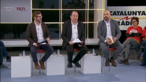 Roda de premsa dels directors de TV3, Vicent Sanchis; de Catalunya Ràdio, Saül Gordillo; i de l'Agència Catalana de Notícies, Marc Colomer, amb corresponsals estrangers contra la intervenció dels mitjans públics amb l'article 155 de la Constitució espanyola. 25 d'octubre de 2017 