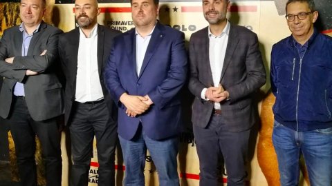 El vicepresident de la Generalitat, Oriol Junqueras, el conseller de Cultura, Santi Vila, i Saül Gordillo al Desconcert d'iCat.cat celebrant la tornada de l'emissora a l'FM. 8 de maig de 2017