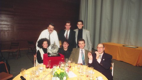 Premi Tasis-Torrent de premsa local i comarcal concedit per la Diputació de Barcelona el 28 de gener de 1994 a la revista d'informació de l'Alt Maresme Repòrter. Equip de la revista, amb Joan Pujadas, Josep Ferrer, Pep Montes, Antoni Fuentes, Carme Guri, Josep Maria Alés i Saül Gordillo. 28 de gener de 1994.