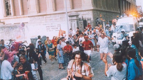 Fotografiant el pas de la torxa olímpica per Calella. Juliol de 1992.